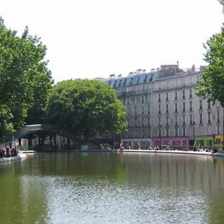Ferney République Hotel