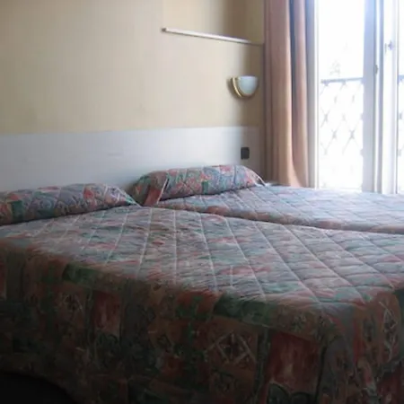Hotel Ferney République *