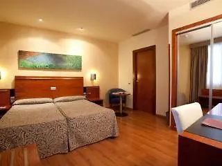 Hotel Ferney République Parigi