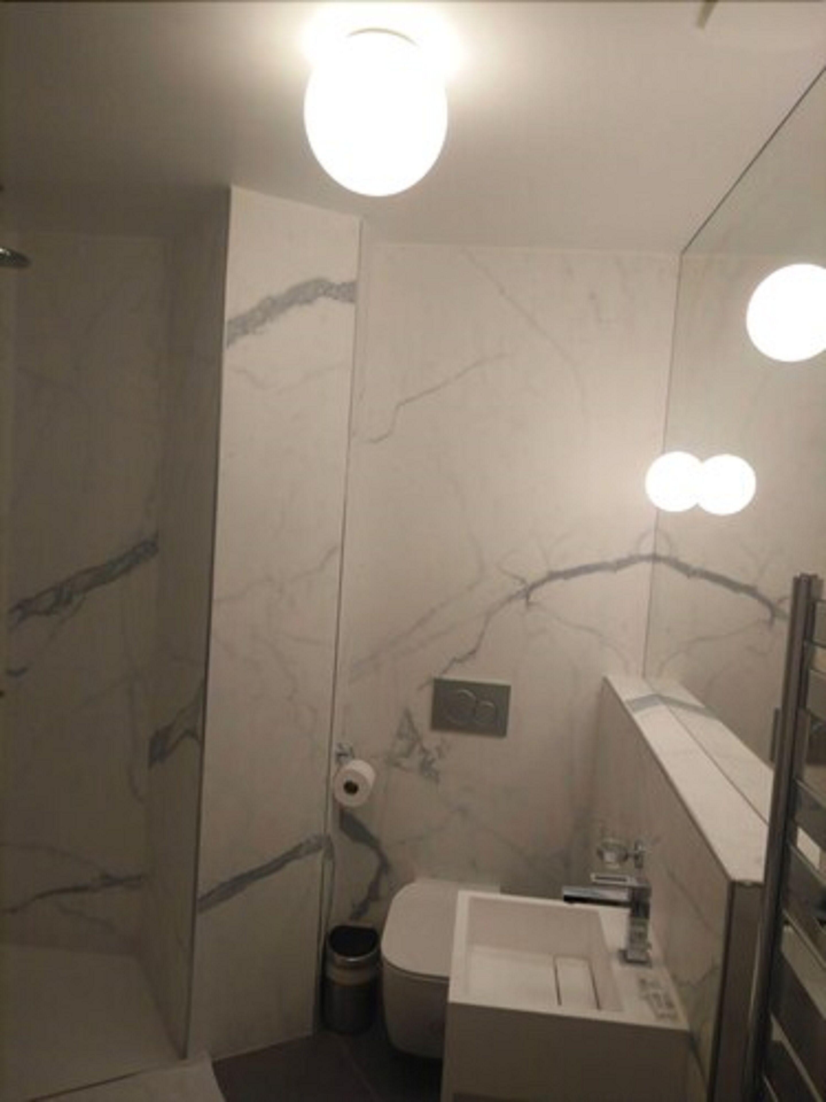 Ferney Republique * Paris