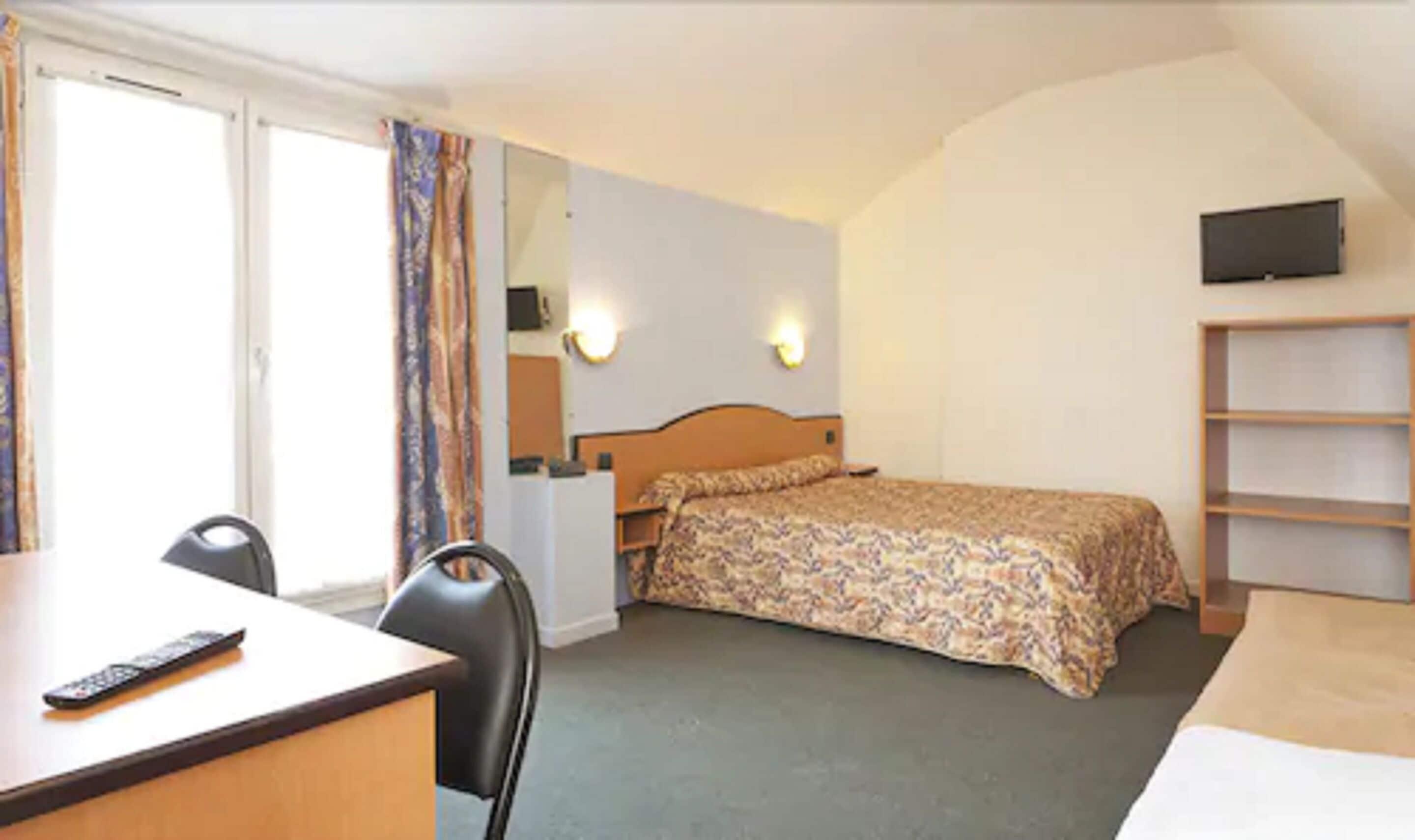 Ferney Republique Hotel