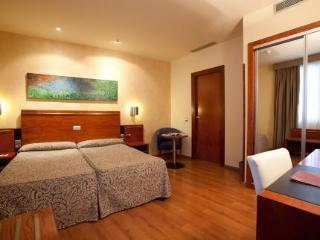 Hotel Ferney Republique Paris